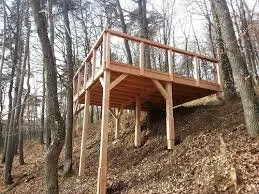 Plateforme en bois sur pilotis