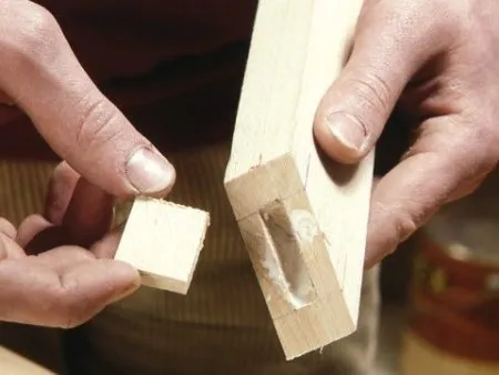 Création d'une arase et coupe en biais en extrémité d'une pièce de bois