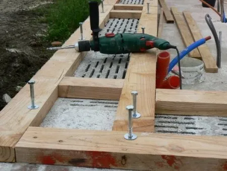 FBM01x : Fixation des lisses basses sur une dalle en béton