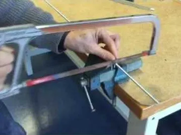 La préparation de la tige filetée