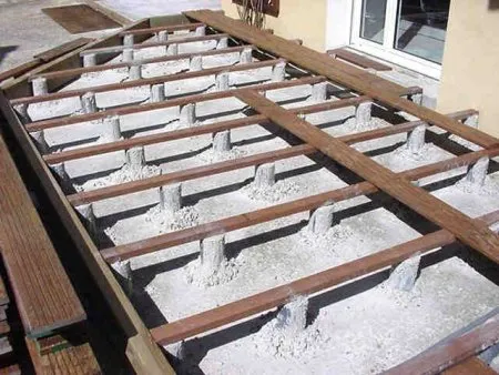 FBM00x : Fixation d'une poutre sur un plot en béton