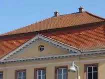 La toiture à deux pentes avec ligne de bris